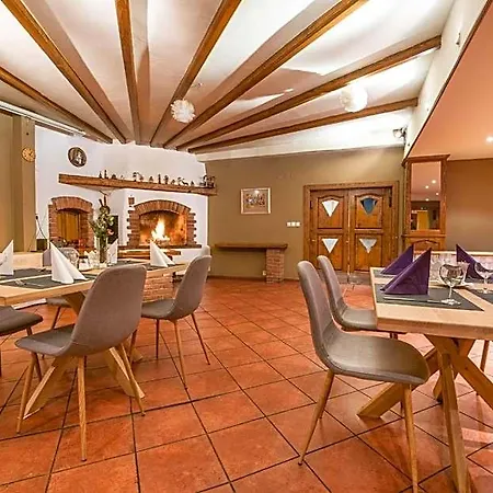 Cingov Slovensky Raj Hotel 3*